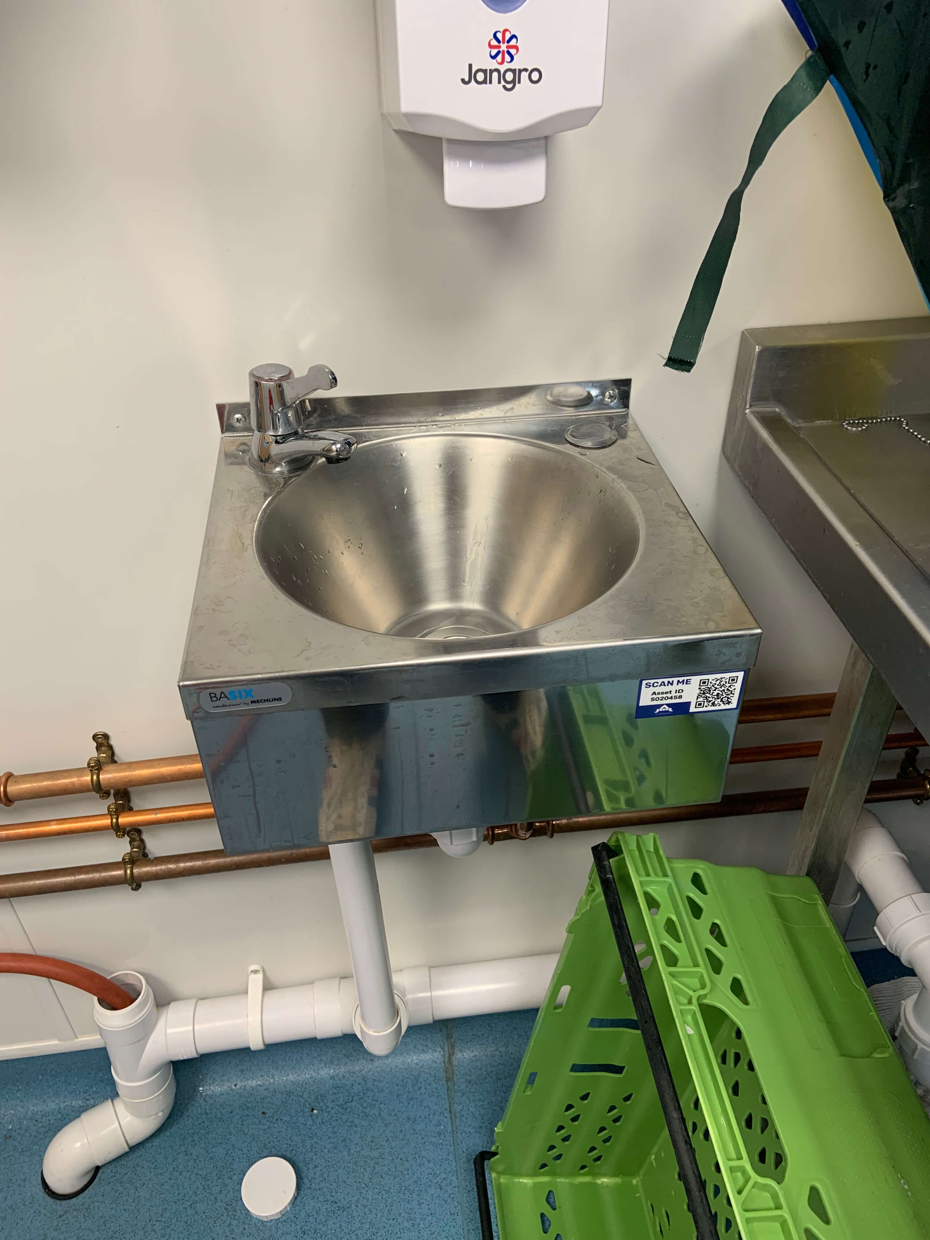 Contract plumbing work